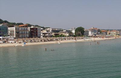 un tratto di spiaggia sul lungomare Kennedy 